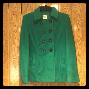 Emerald green Peacoat with tortoise buttons💚